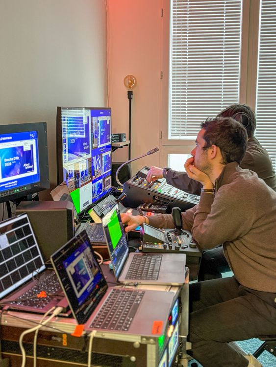Studio Podcast / Video Live / Photo à réserver à Rennes